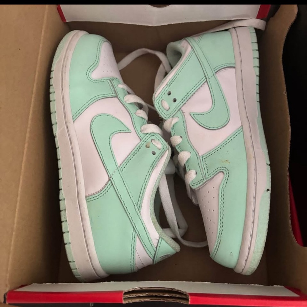Excellent condition comes with box